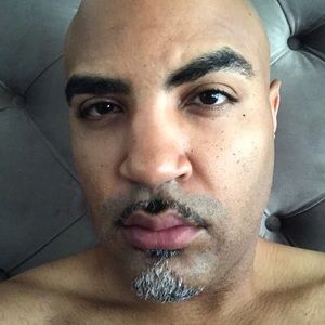 Meet your Posher, Troy